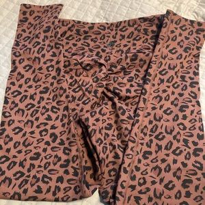 Adapt high waisted scrunch legging